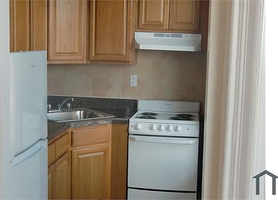 2nd image of 3341 Webster Ave APT 3F