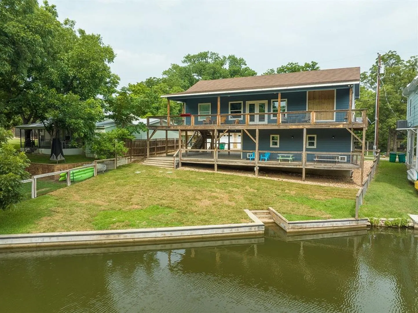 Beautiful Furnished Waterfront Rental on Lake LBJ — Photo 2