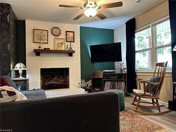 5th image of 119 Barlow Cir