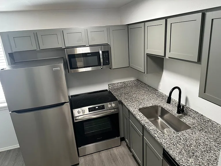 1201 Backus Ave — Photo 5