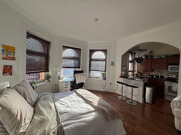 3rd image of 2517 Pennsylvania Ave NW APT 5