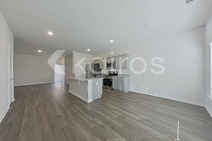 2129 Banyon Cir — Photo 4