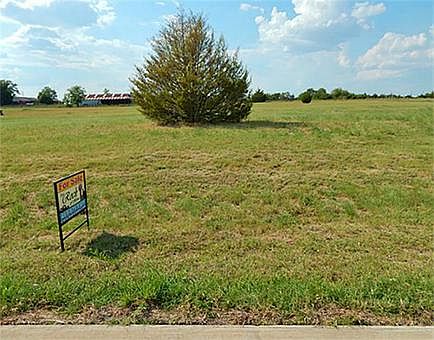 1st image of 3 Greenhollow Ln