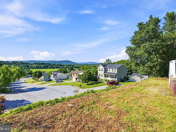 5th image of 1183 River Bend Ct