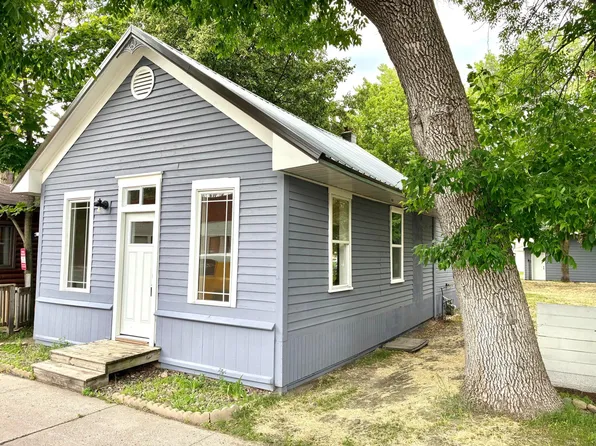 109 Main St NW, Bethel, MN 55005