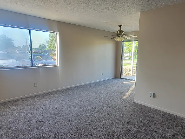 1234 N Indiana St — Photo 4