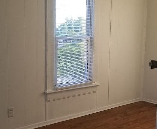 3rd image of 3714 Brighton St