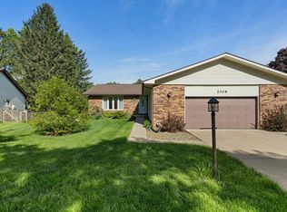 2309 Brookens Cir, Urbana, IL 61801