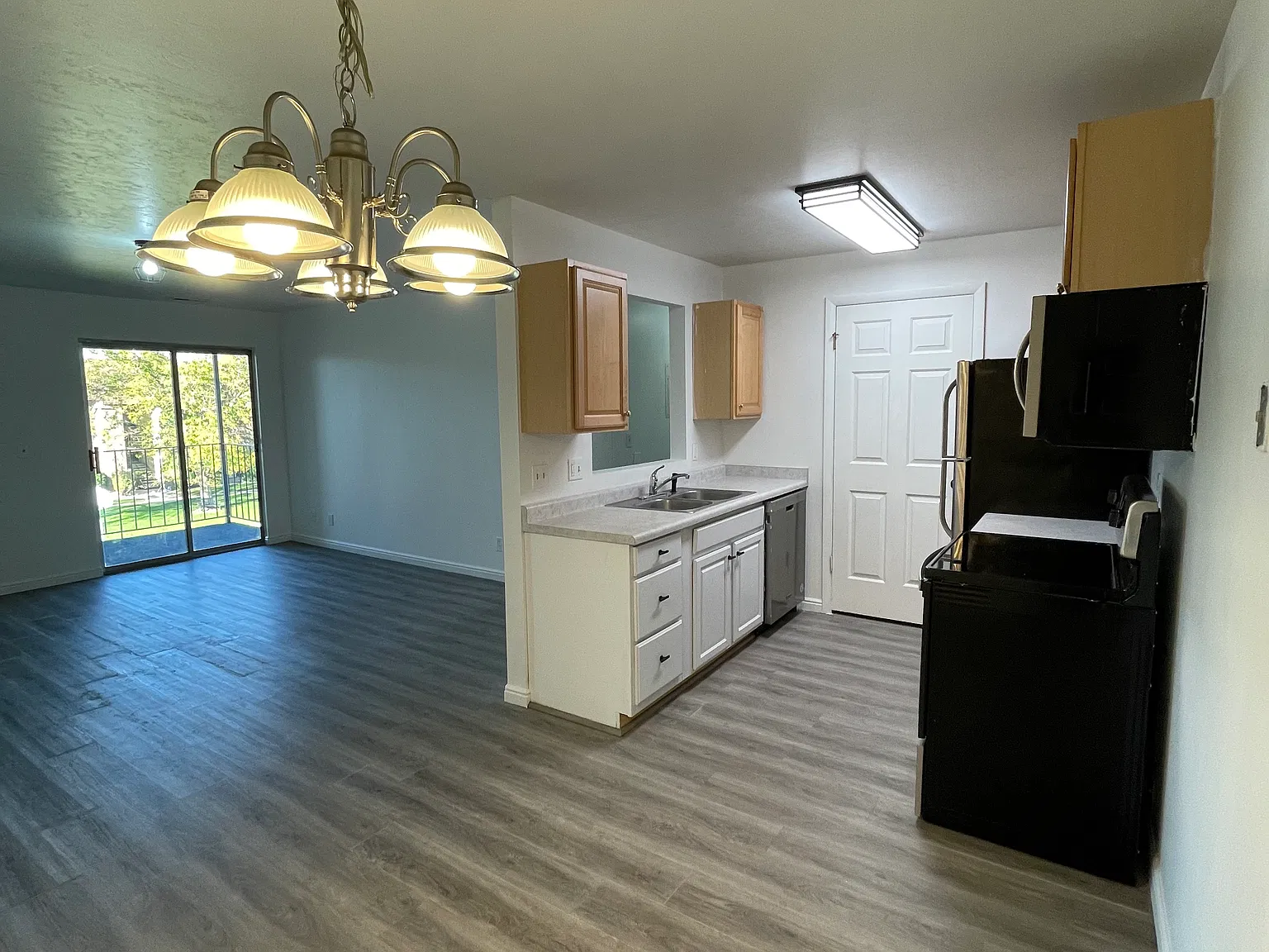 2 bed, 1000 sqft, $2,100 — Photo 4