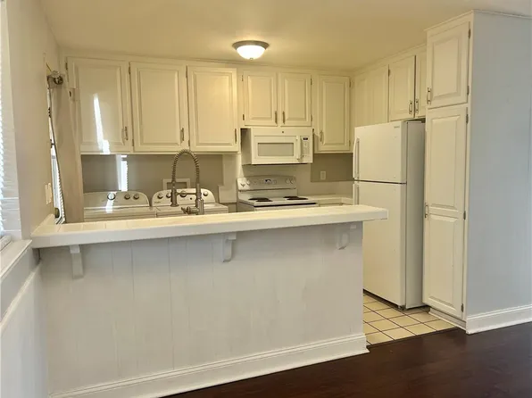 639 S Indian Hill Blvd APT B, Claremont, CA 91711