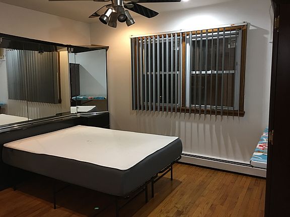 4th image of 142 Saint Pauls Ave #2