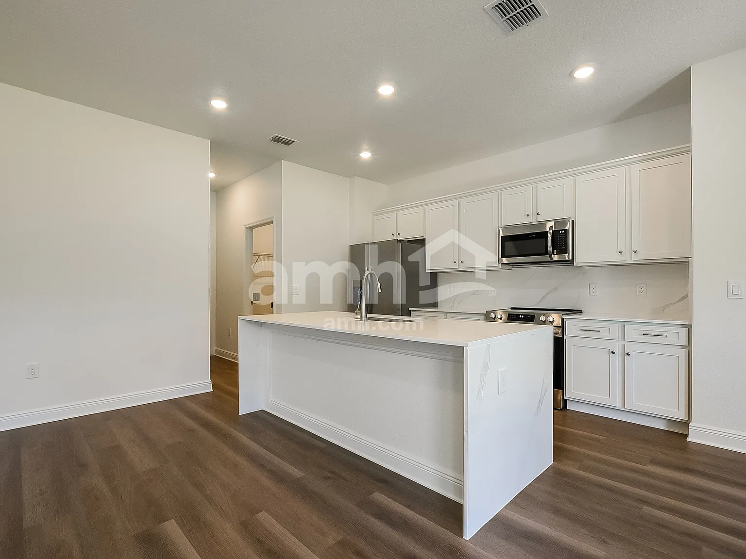 4 bed, 2.5 bath, 1977 sqft, $2,765 — Photo 3