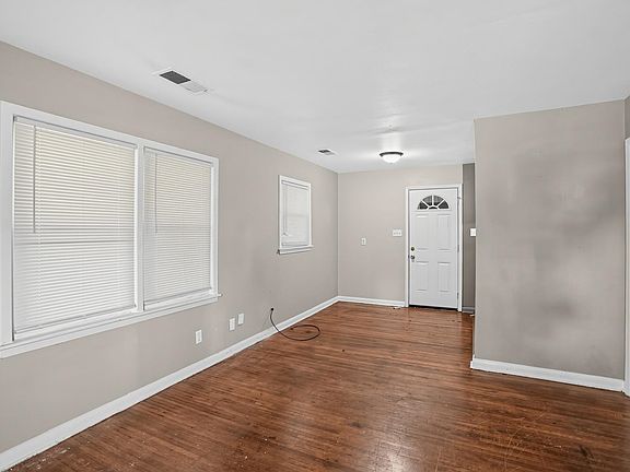 2nd image of 1726 Merrycrest Dr