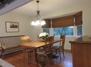 2 Ray Ct, Melville, NY 11747