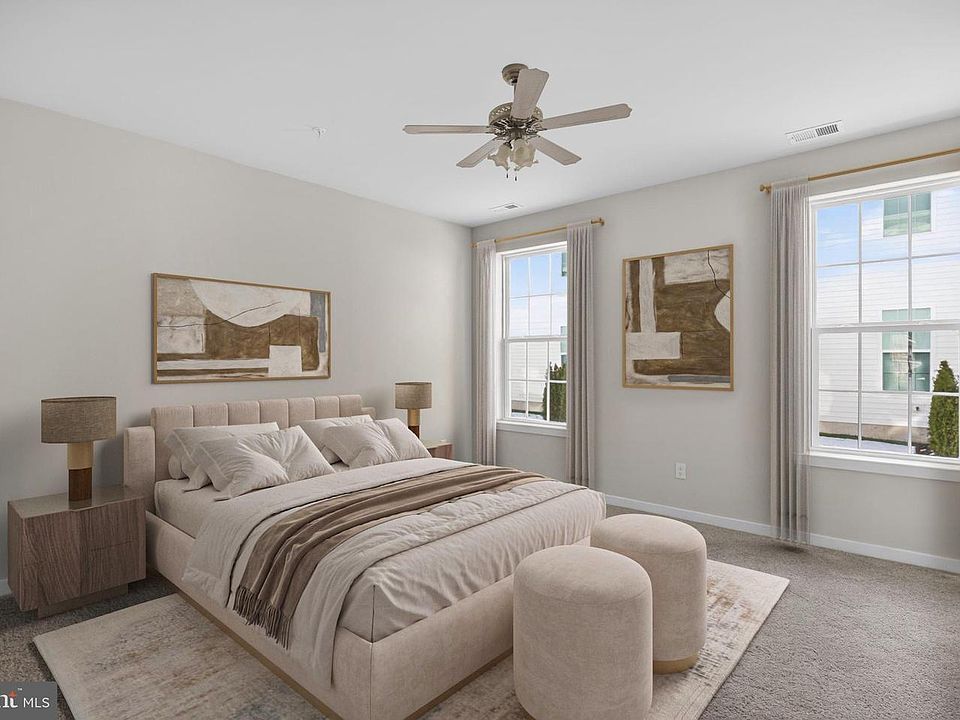 2nd image of 30 Ivy Ln #81