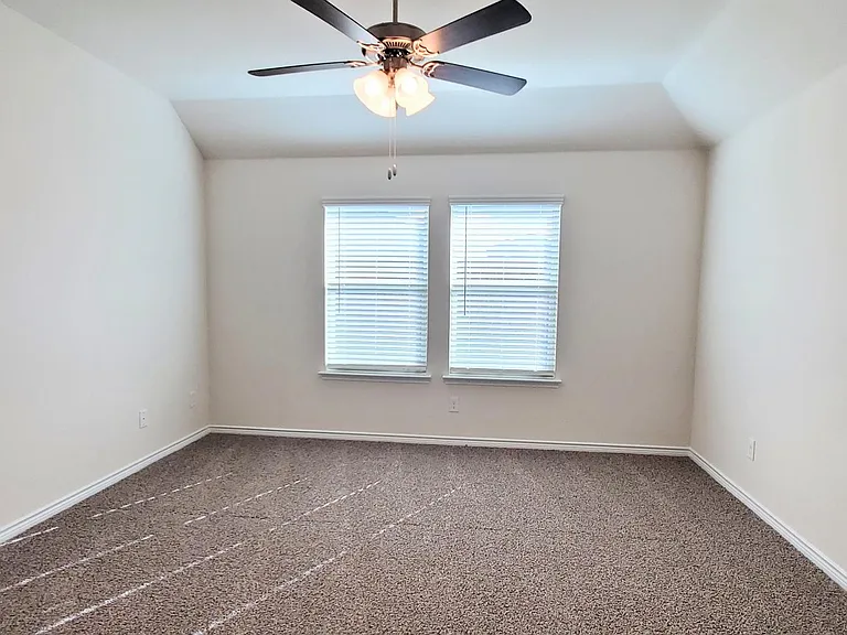 2107 Camellia St — Photo 8