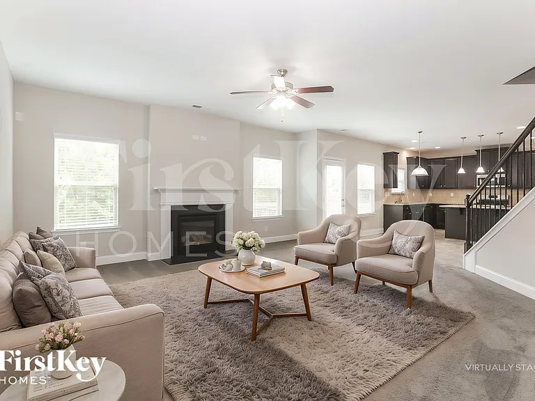 2115 Farmdale Ct — Photo 3