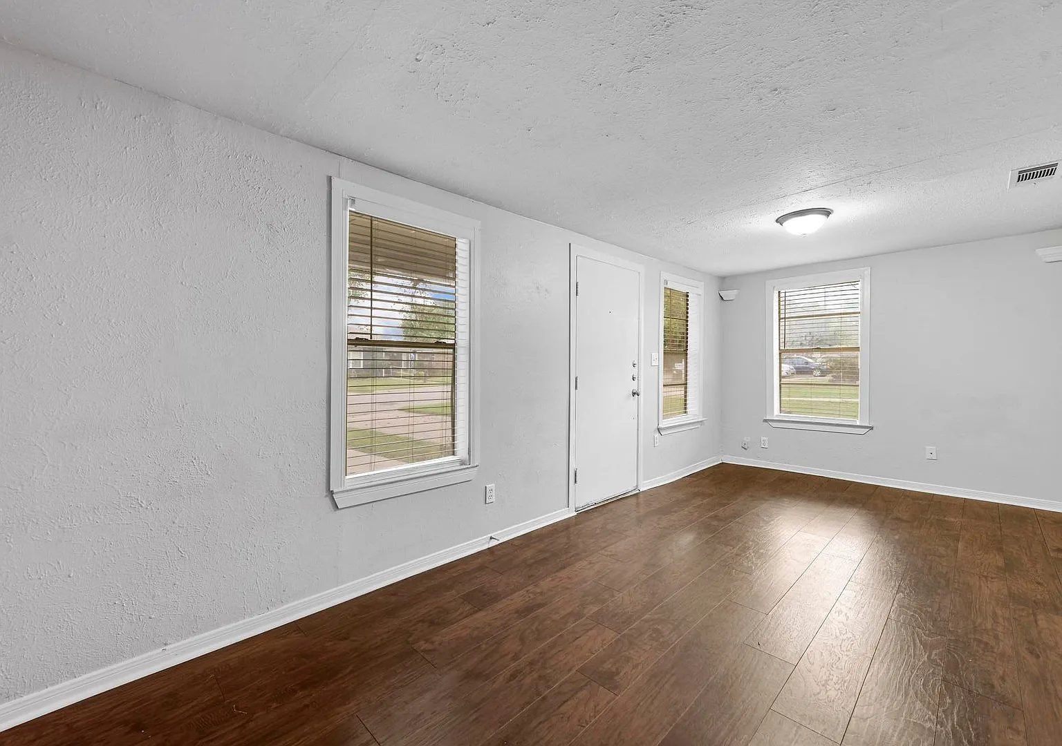 521 Ruth Street — Photo 4