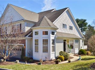 10 Goodwin Cir, Hartford, CT 06105