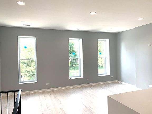 5th image of 2424 W Warren Blvd #3
