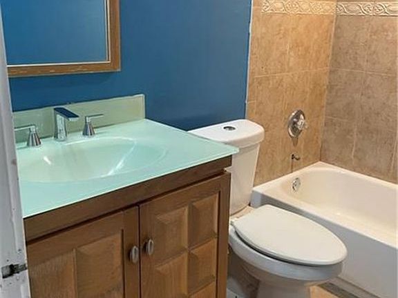3rd image of 32 Wimbledon Lake Dr #221-8
