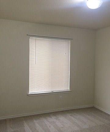 5th image of 1407 Pearsall Ln