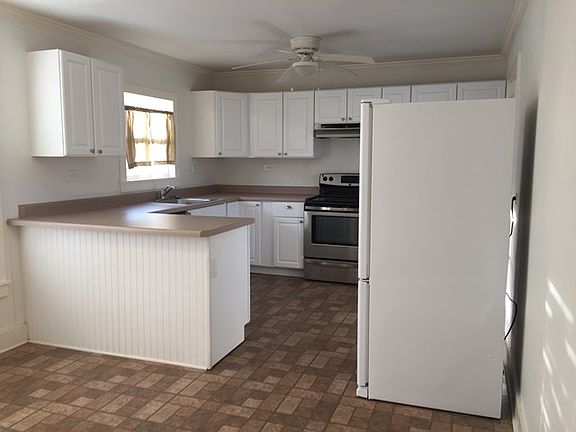 3rd image of 900 Prescott St