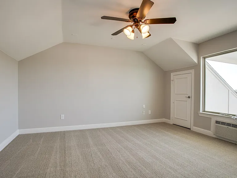 4502 Holland Ave — Photo 18