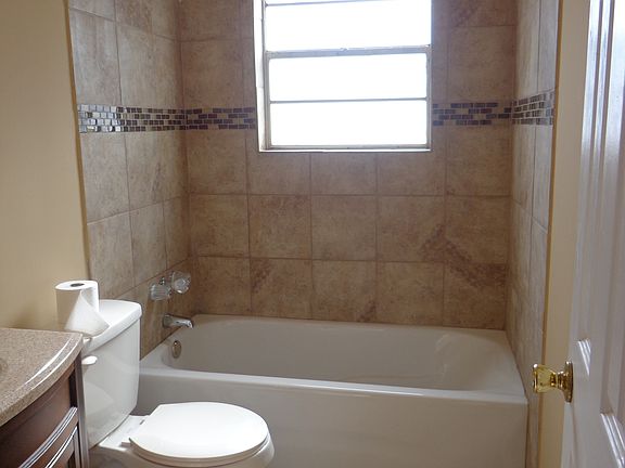 5th image of 2555 Eastbrook Dr