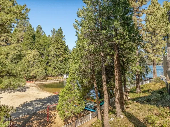 306 Villa Way, Lake Arrowhead, CA 92352