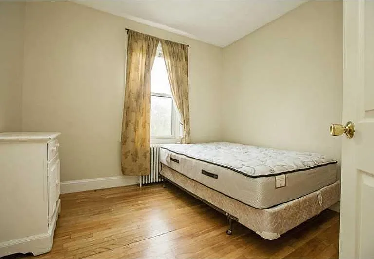 15 Webster St #2 — Photo 5