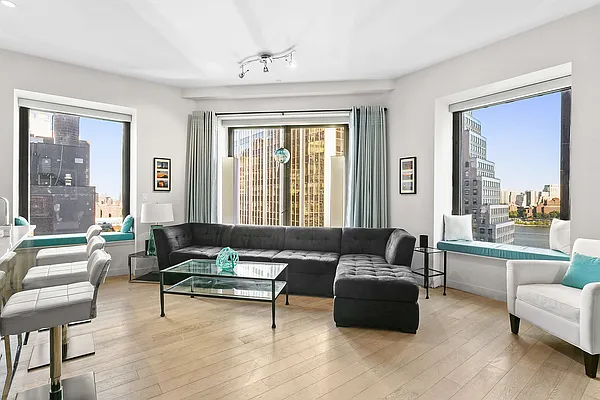 Sold by Compass | media 18