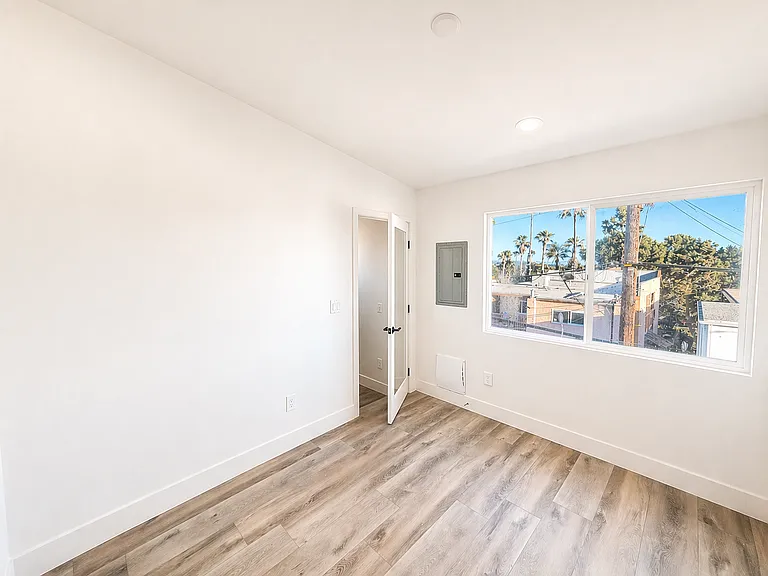 2141 Balboa Ave — Photo 6