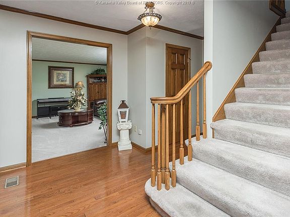 3rd image of 110 Gladewood Ln