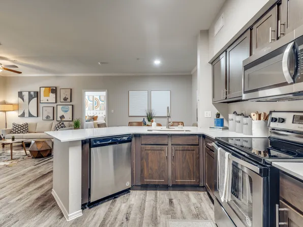 Lost Spurs Ranch Apartments