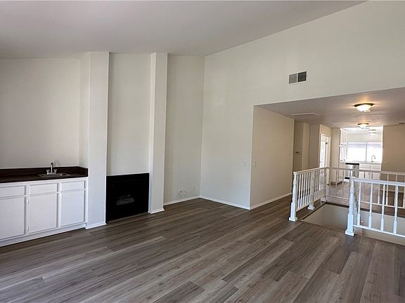 4th image of 19519 Rinaldi St Unit 57