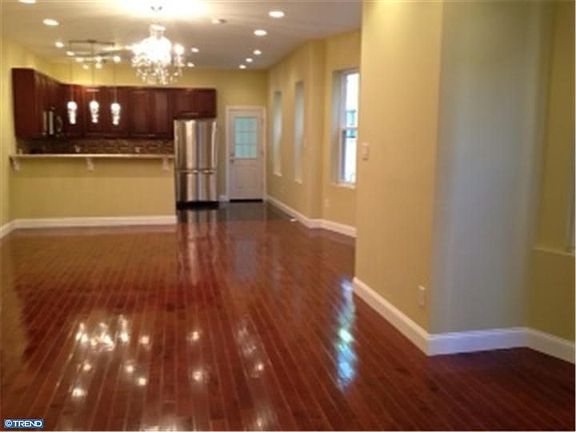 3rd image of 4415 Larchwood Ave