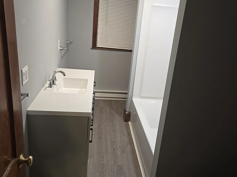 17 E Britannia St #1 — Photo 5