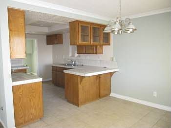 5th image of 9975 Redwood Ave