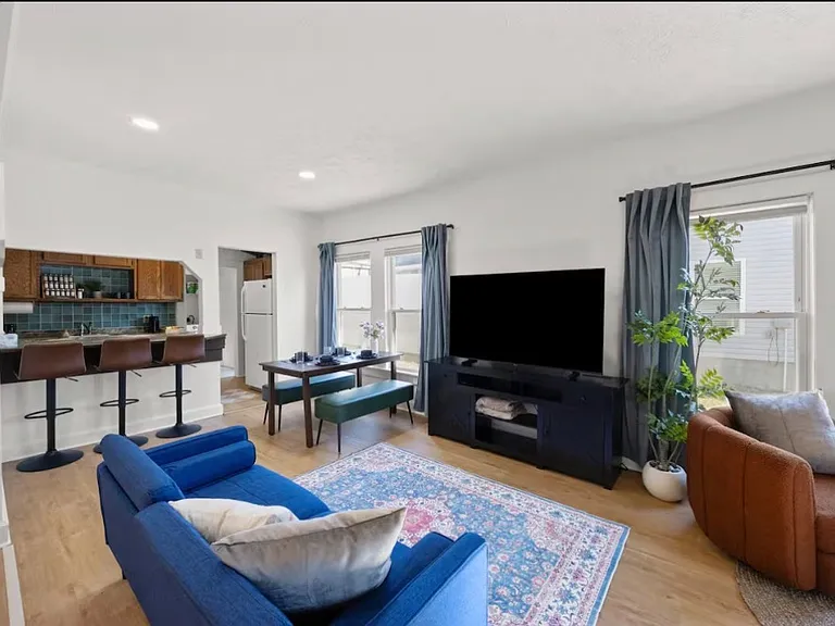 107 Westwood Dr — Photo 2