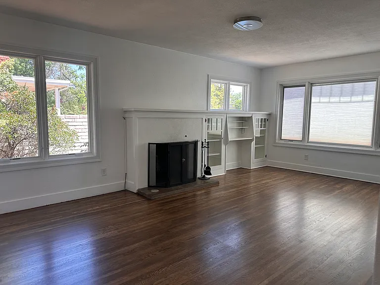 229 E Coronado Rd — Photo 12