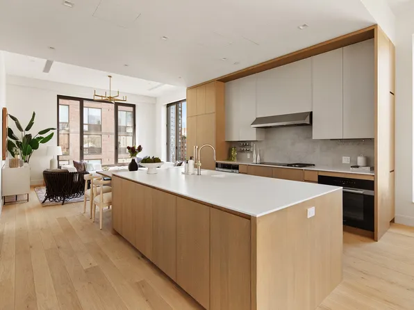 428 West 19th Street image 4 of 19