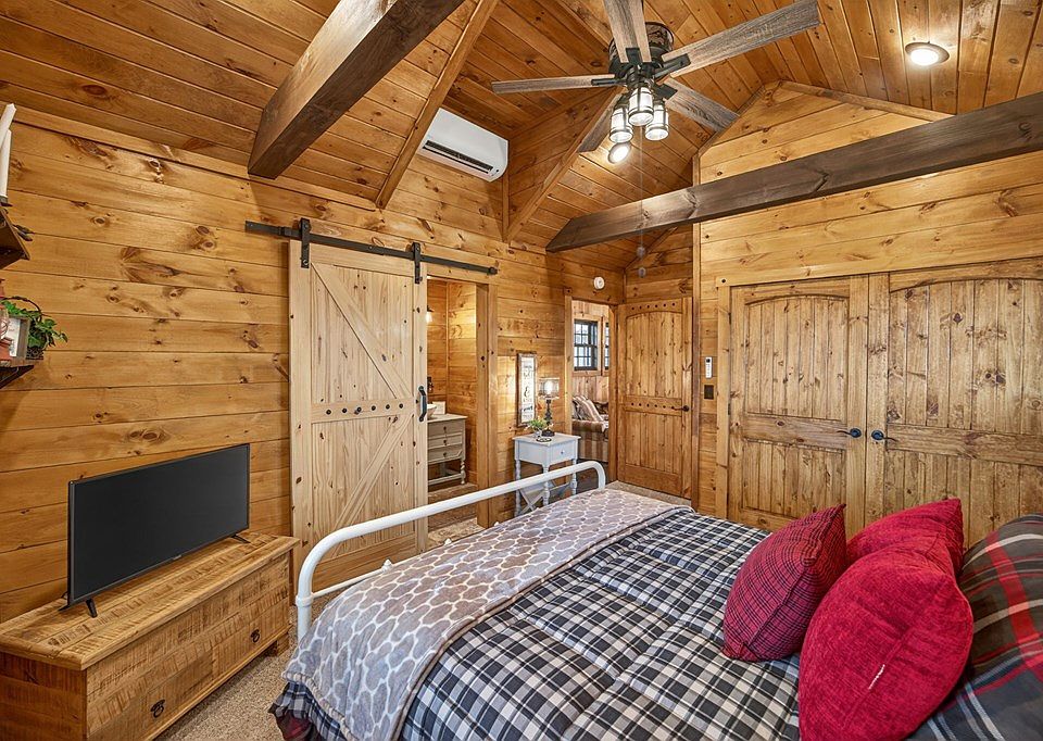 37th image of 751 Bear Knob Ln