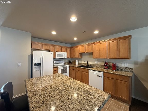 4th image of 744 NW 3rd Ave