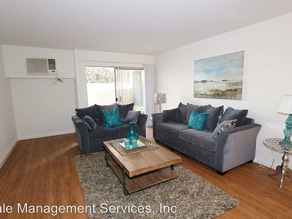 3rd image of 18339 Collins St APT 1
