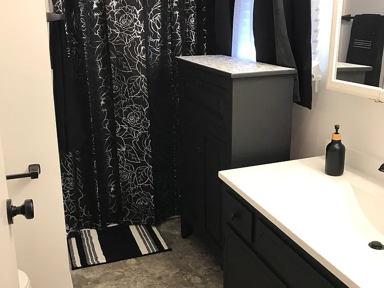 360 Mill Ln — Photo 4