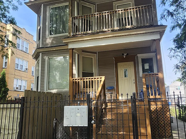 2032 N Kostner Ave #3 — Photo 1