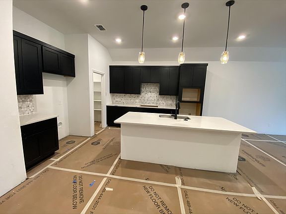 Quick Move In Home by Ashton Woods