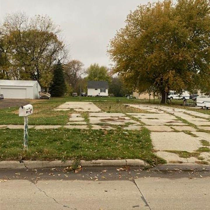2nd image of 1104 3rd St
