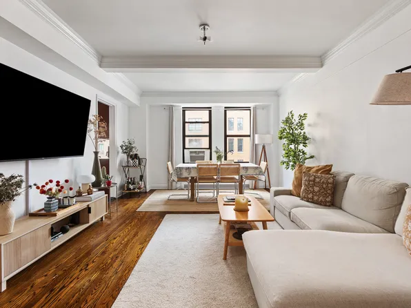 161 West 16th Street image 1 of 10